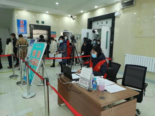 實(shí)驗(yàn)小學(xué)教師疫苗接種志愿服務(wù)在行動(dòng) 用專(zhuān)業(yè)守護(hù)健康，以咨詢(xún)傳遞關(guān)懷