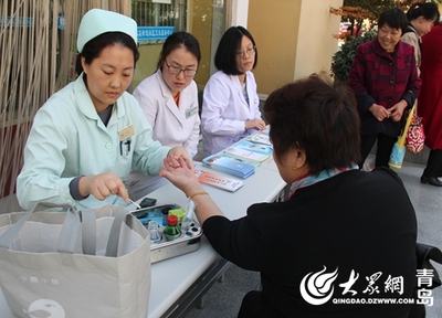 薛家島街道社區(qū)衛(wèi)生服務(wù)中心開展&ldquo;糖尿病日&rdquo;健康咨詢活動(dòng)